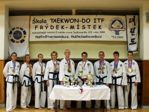 zleva Jana ylov, Simona Hofmanov, Jana Hokov, Martina ezov, Radim Tomek, Miroslav Skora, Kamil Vyvial, Michal Kotko, Radek Kotko